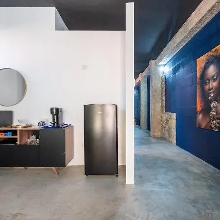 Ex Magazzini בית הארחה 4*