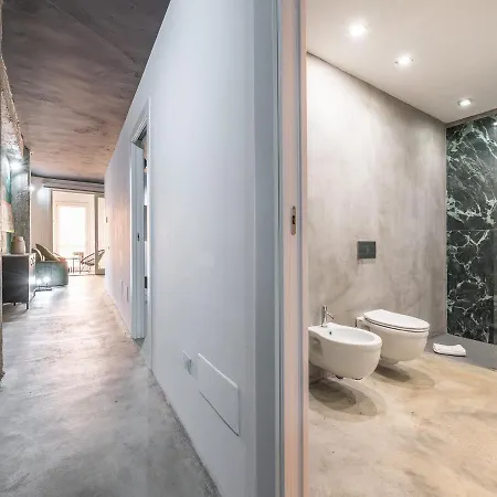 Ex Magazzini קליארי